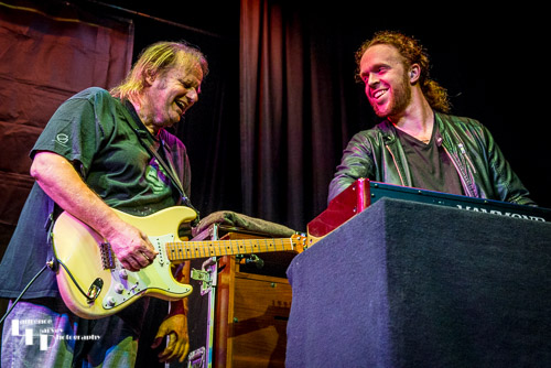 Walter Trout on guitar & guest, Bob Fridzema on keys