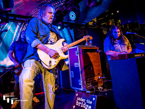 Walter Trout on vocals & guitar & Sammy Avila on keys