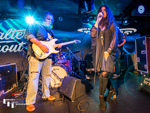 Walter Trout on guitar & Sari Schorr on vocals