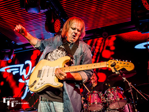 Walter Trout on vocals & guitar