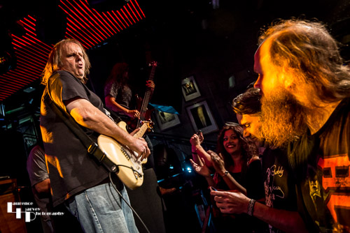 Walter Trout on vocals & guitar