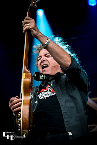 Y&T: Dave Meniketti on vocals & guitar