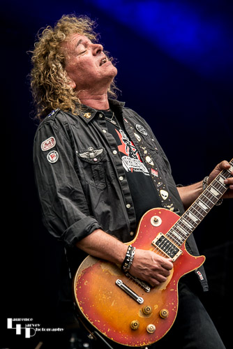 Y&T: Dave Meniketti on vocals & guitar