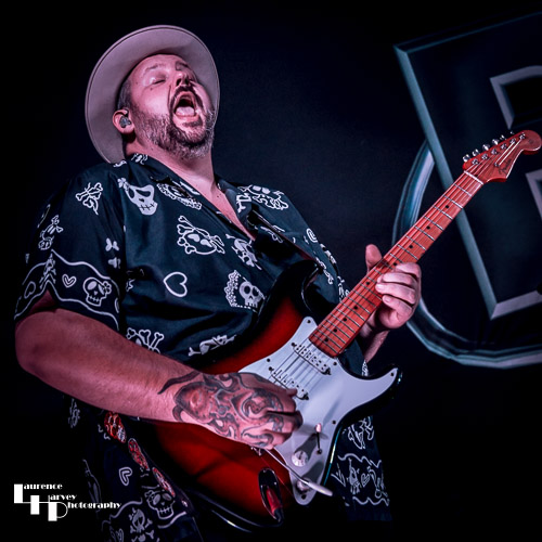 Big Boy Bloater on guitar & vocals