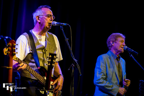 Gary Fletcher on bass, Paul Jones on harmonica & vocals