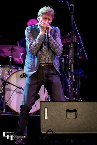 Paul Jones on harmonica & vocals