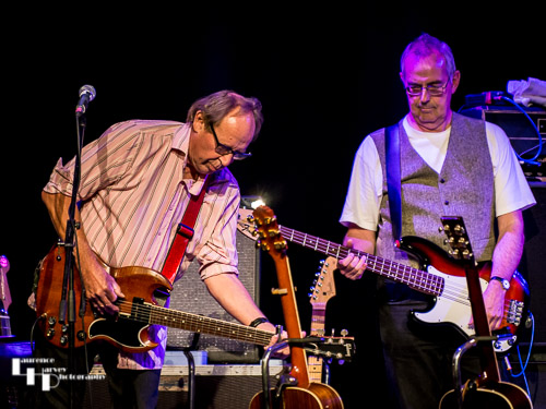 Dave Kelly on guitar & Gary Fletcher on bass