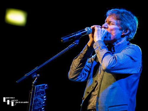 Paul Jones on harmonica & vocals