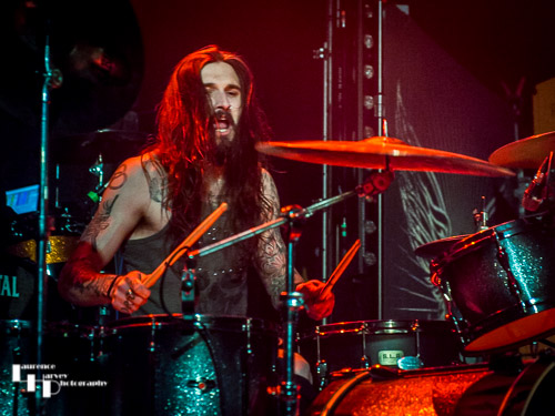 Karl Selickis on drums