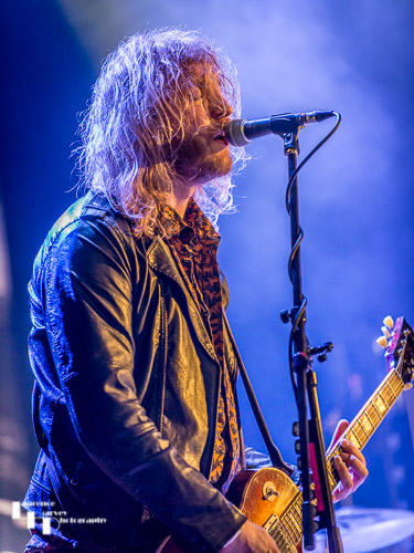 Tom Leighton on vocals & guitar