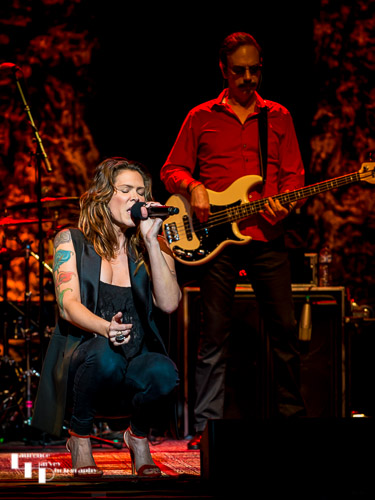 Beth Hart on vocals & Bob Marinelli on bass