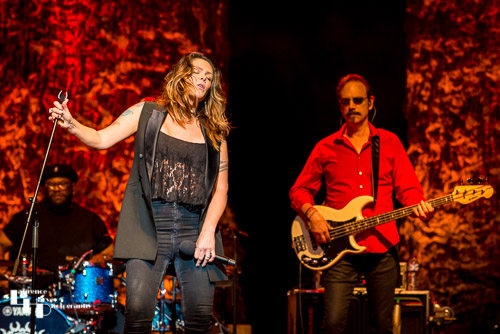 Beth Hart on vocals & Bob Marinelli on bass