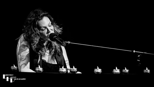 Beth Hart on vocals & piano
