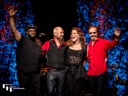 Beth Hart & her band take their final bows at The Regent Theatre