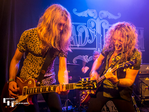 Rob Glendinning & Daniel 'Seeks' Seekings on guitar