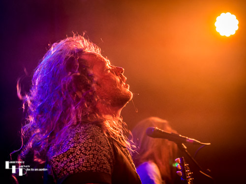 Daniel 'Seeks' Seekings on rhythm guitar