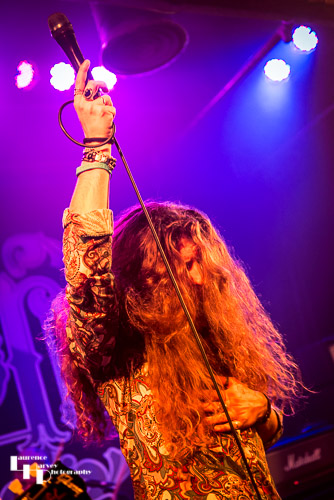 Stevie Westwood on vocals