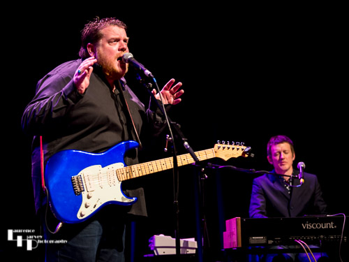 Danny Bryant on guitar & vocals, Stevie Watts on keys