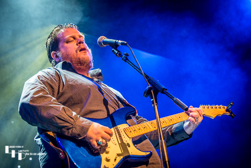 Danny Bryant on guitar & vocals