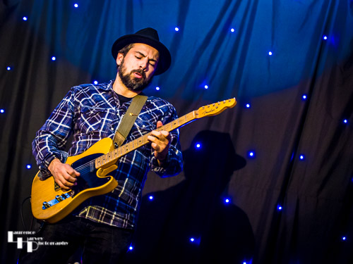 Iago Banet on guitar