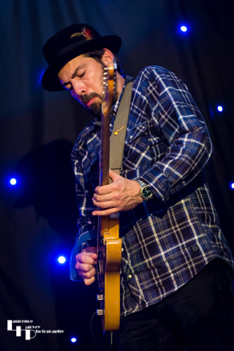 Iago Banet on guitar