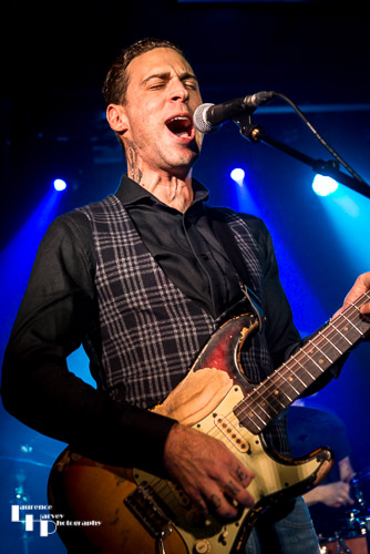 Dan Patlansky on vocals & guitar