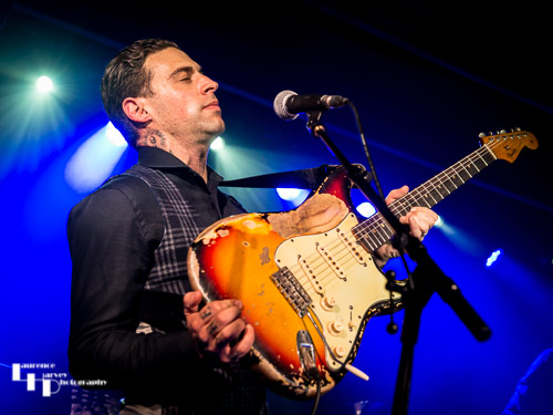 Dan Patlansky on vocals & guitar