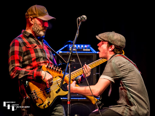 Greg Coulson on guitar & John Thompson on bass