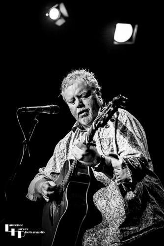 Support act Steve Upstone on vocals & guitar