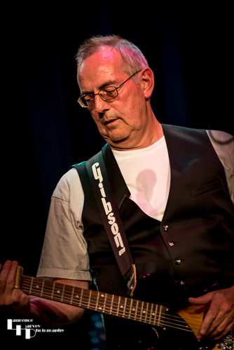 Gary Fletcher on vocals & guitar