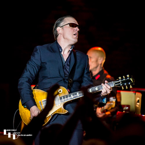 Joe Bonamassa on guitar & vocals