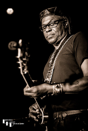 Joe Louis Walker on vocals & guitar