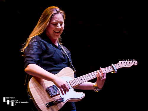 Joanne Shaw Taylor on vocals & guitar
