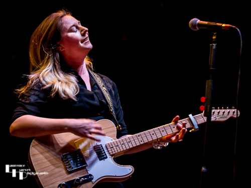 Joanne Shaw Taylor on vocals & guitar
