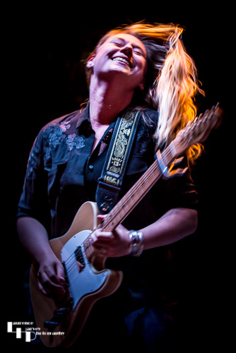 Joanne Shaw Taylor on vocals & guitar