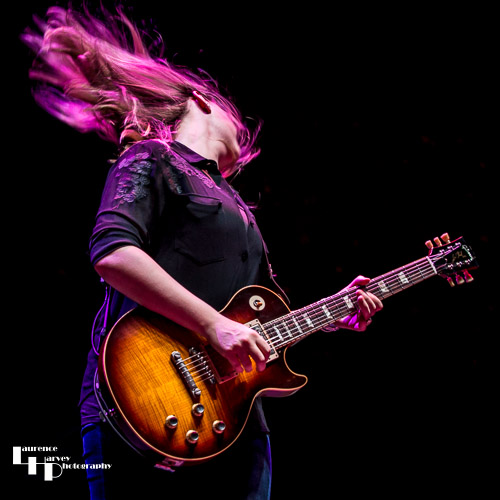 Joanne Shaw Taylor on vocals & guitar