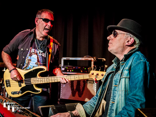 Derek White on bass & Ian Salisbury on keys