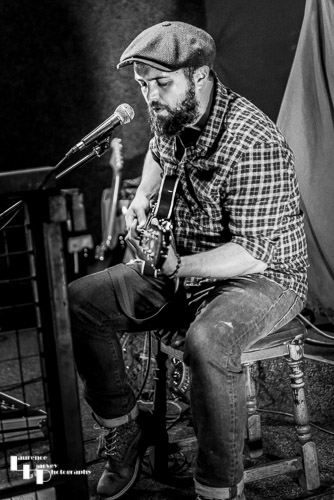 Tom Malachowski on guitar & vocals