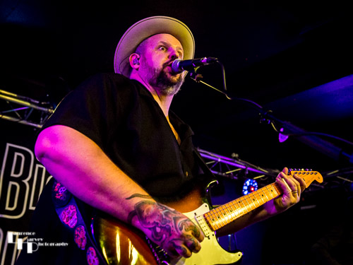Big Boy Bloater on guitar & vocals
