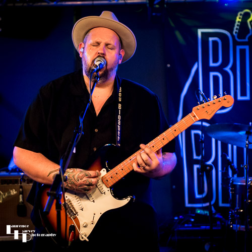 Big Boy Bloater on guitar & vocals