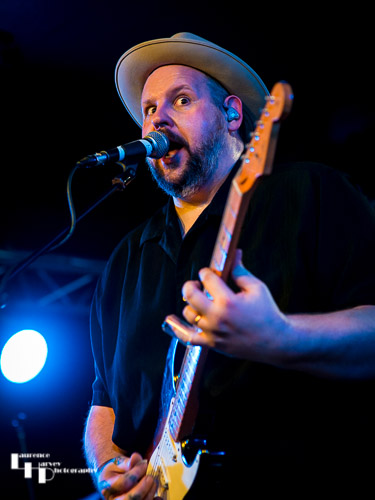 Big Boy Bloater on guitar & vocals