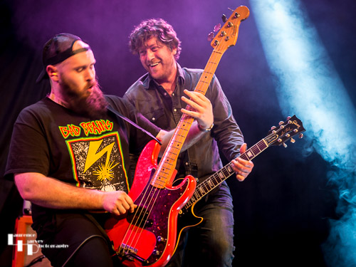 Jonny Williams on guitar & Darren King on bass