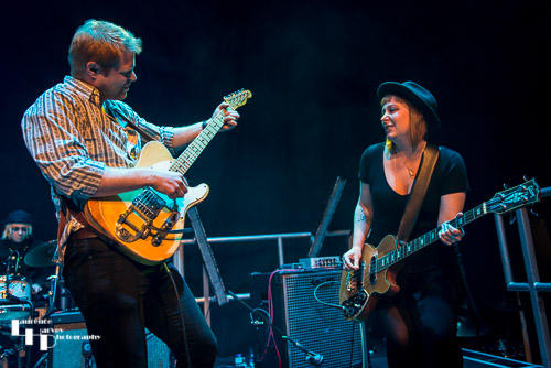 Felix Bechtolsheimer on guitar & Charis Anderson on bass