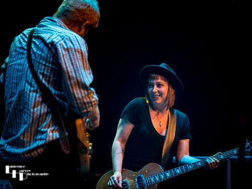 Felix Bechtolsheimer on guitar & Charis Anderson on bass