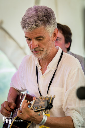 Steve Logan (& Friends): Andy Cross on acoustic guitar