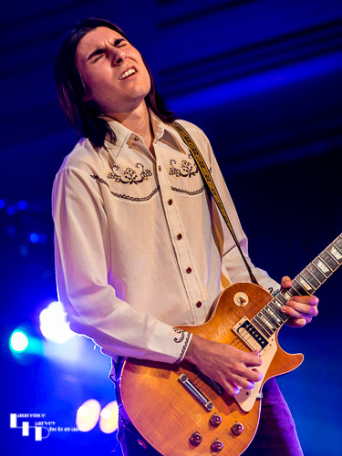 Connor Selby on vocals & guitar