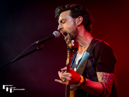 Dan Patlansky on vocals & guitar