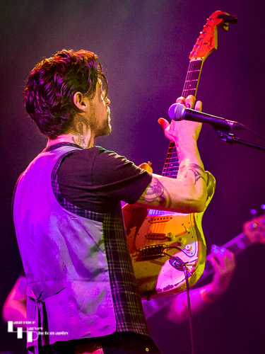 Dan Patlansky on vocals & guitar