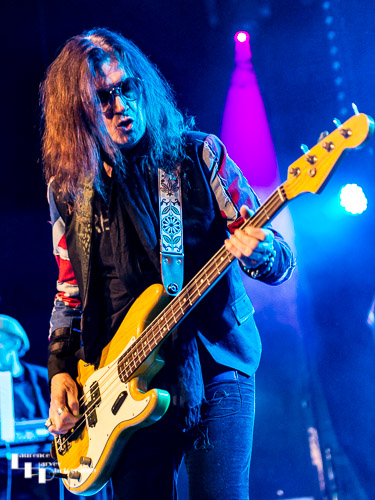 Glenn Hughes on vocals & bass