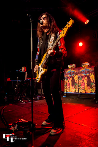Glenn Hughes on vocals & bass
